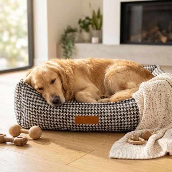 Kentmere Houndstooth Bolster Dog Bed - Pawlunova