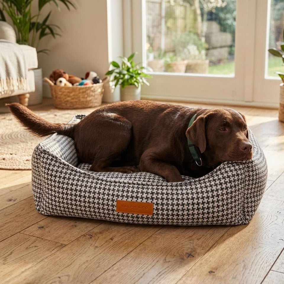 Kentmere Houndstooth Bolster Dog Bed - Pawlunova